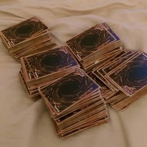 450 Yu-Gi-Oh card lot